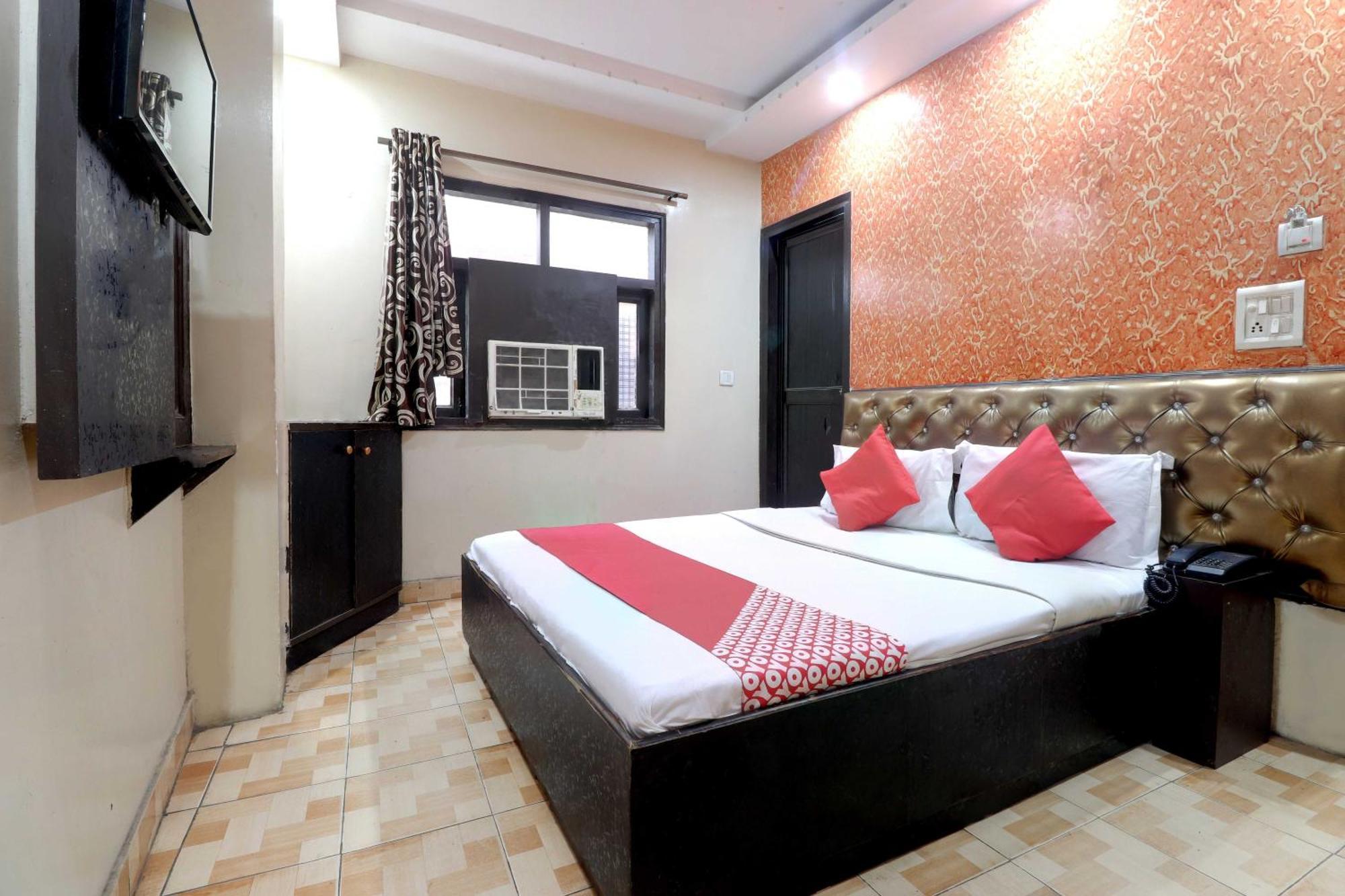 Oyo Flagship 81569 The Red Rose Inn Nueva Delhi Exterior foto