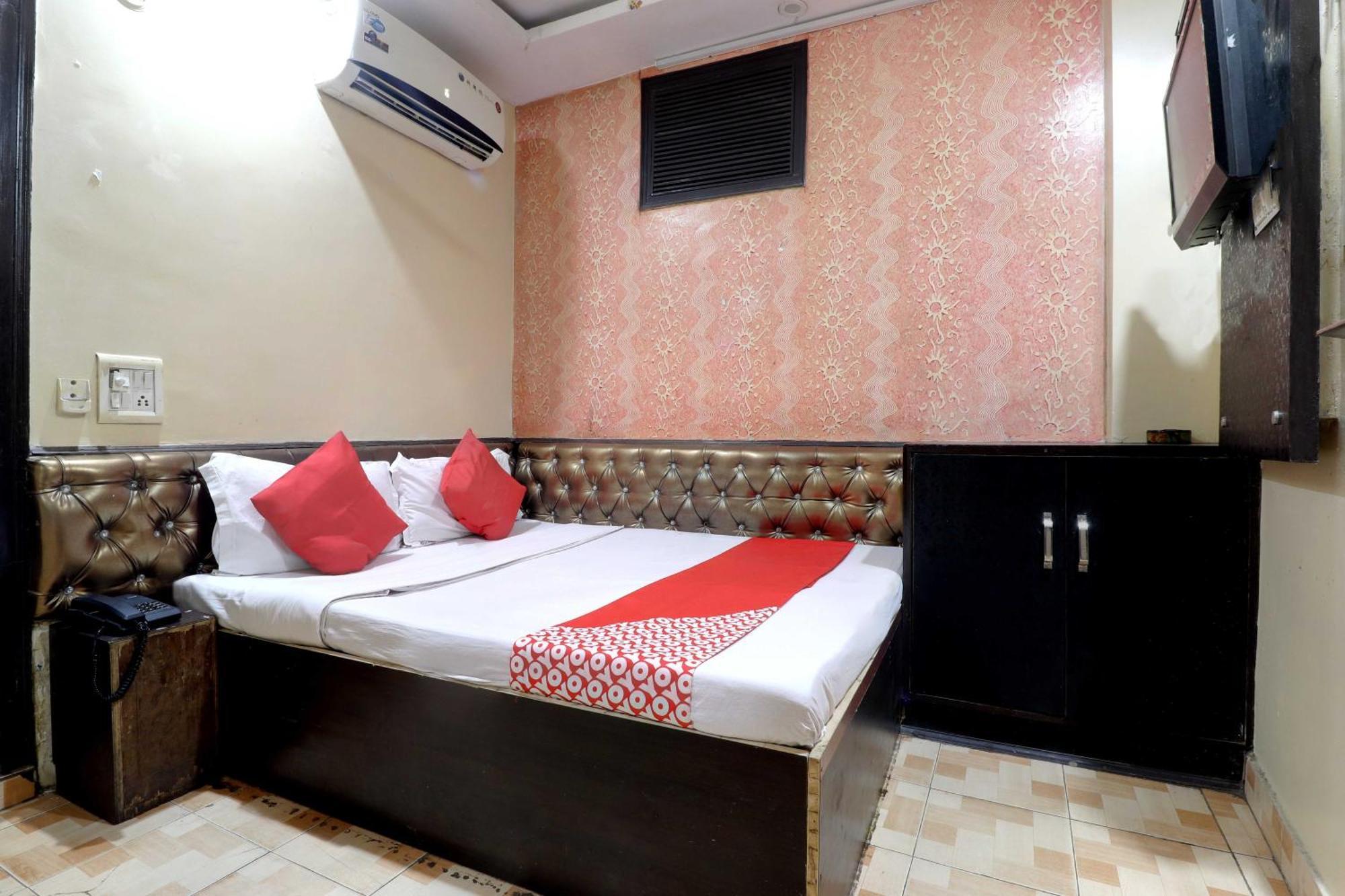 Oyo Flagship 81569 The Red Rose Inn Nueva Delhi Exterior foto